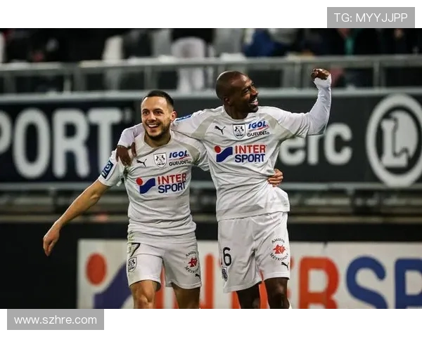 查布莱与索肖的精彩对决揭示法乙联赛的激烈竞争与球队实力较量