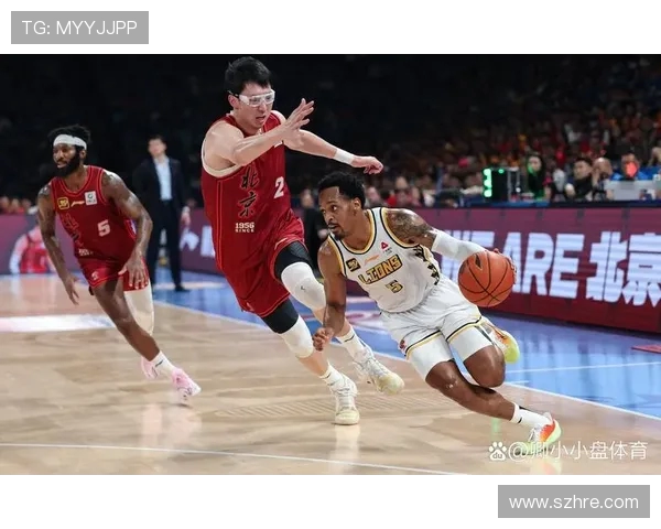 胡金秋的篮球之路:从青涩少年到CBA明星的成长故事与奋斗历程 胡金秋的篮球之路:从青涩少年到CBA明星的成长故事与奋斗历程